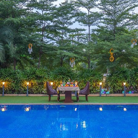 Jalashray Resort Nadiād Kültér fotó