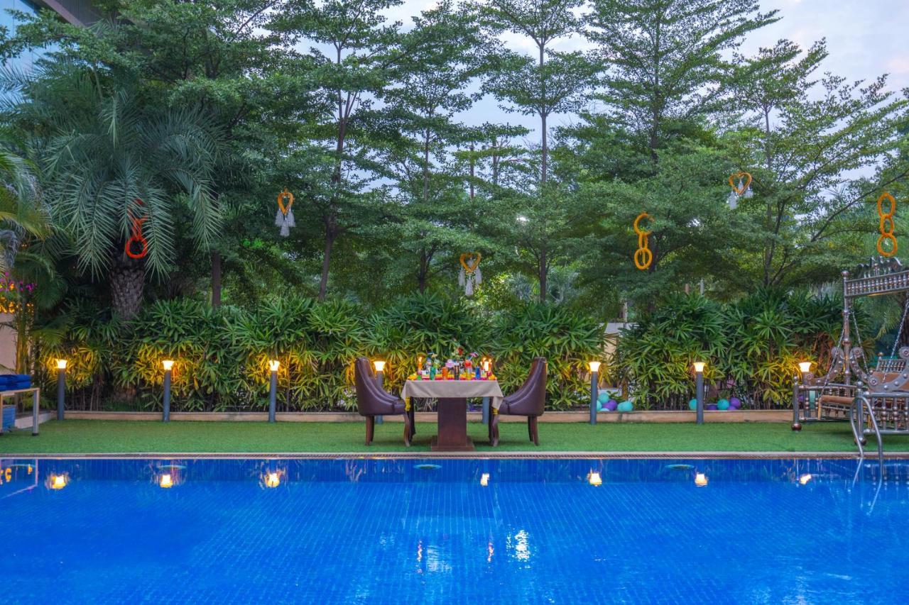 Jalashray Resort Nadiād Kültér fotó