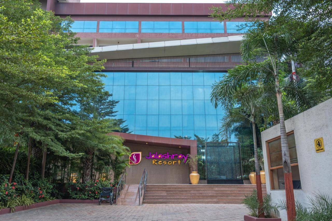 Jalashray Resort Nadiād Kültér fotó