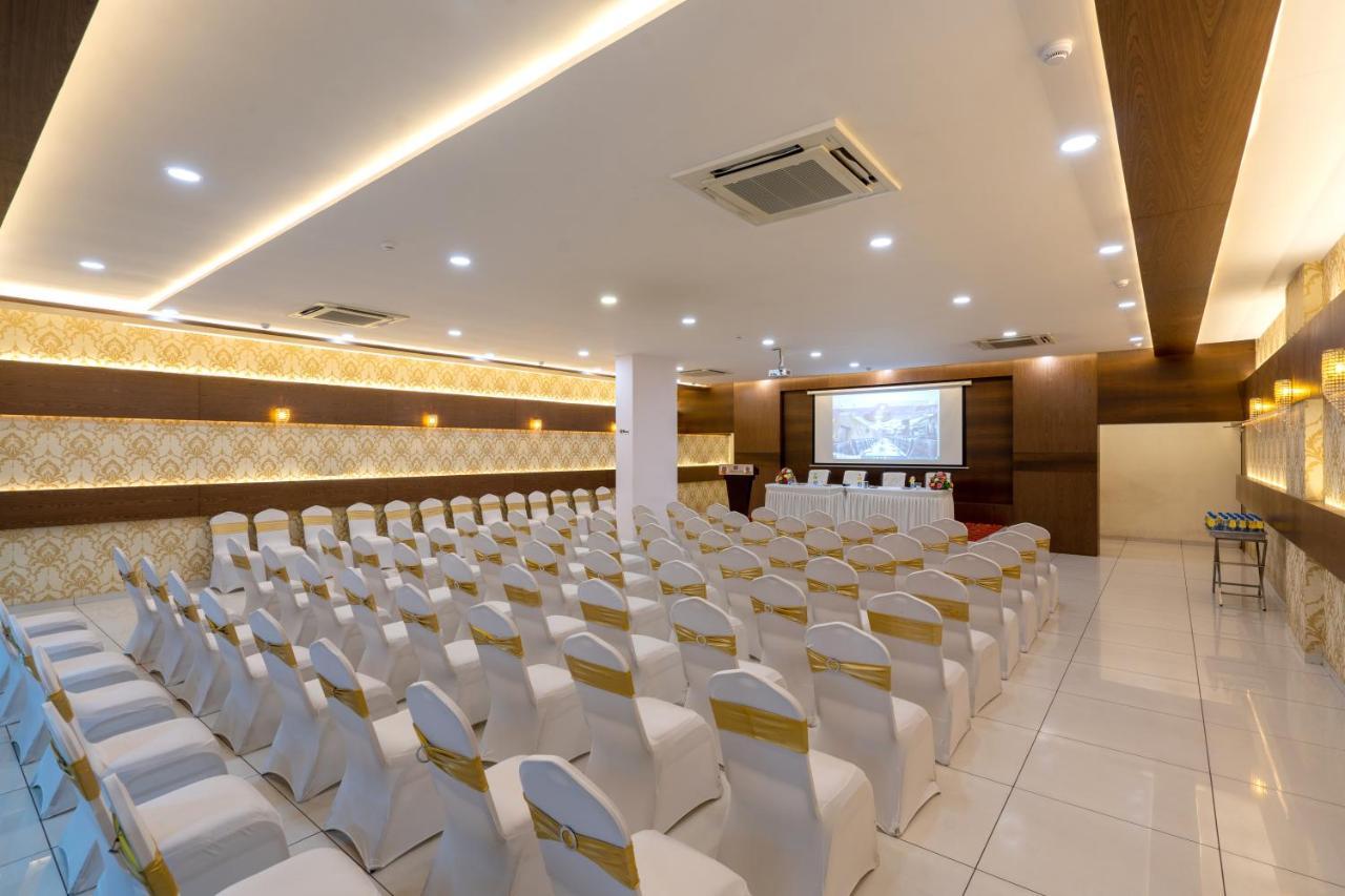 Jalashray Resort Nadiād Kültér fotó