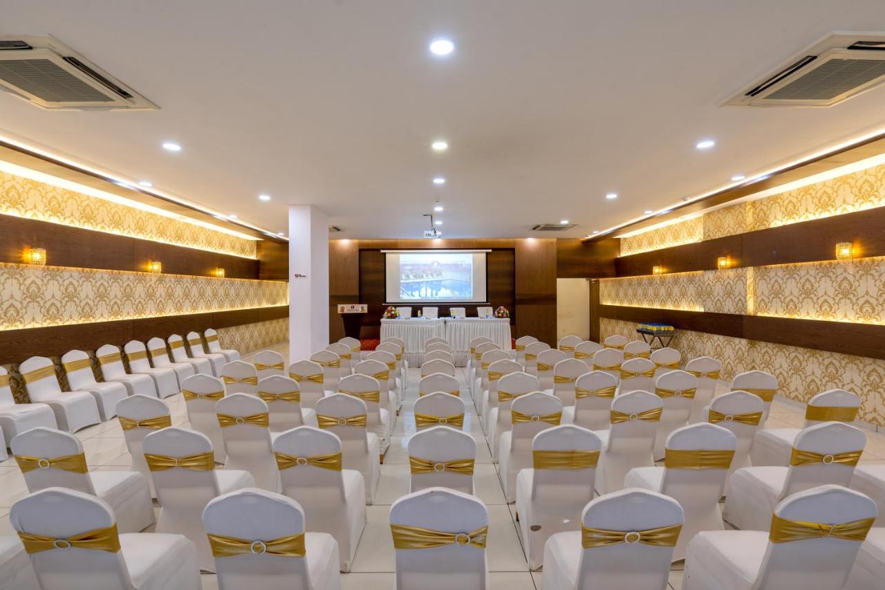 Jalashray Resort Nadiād Kültér fotó