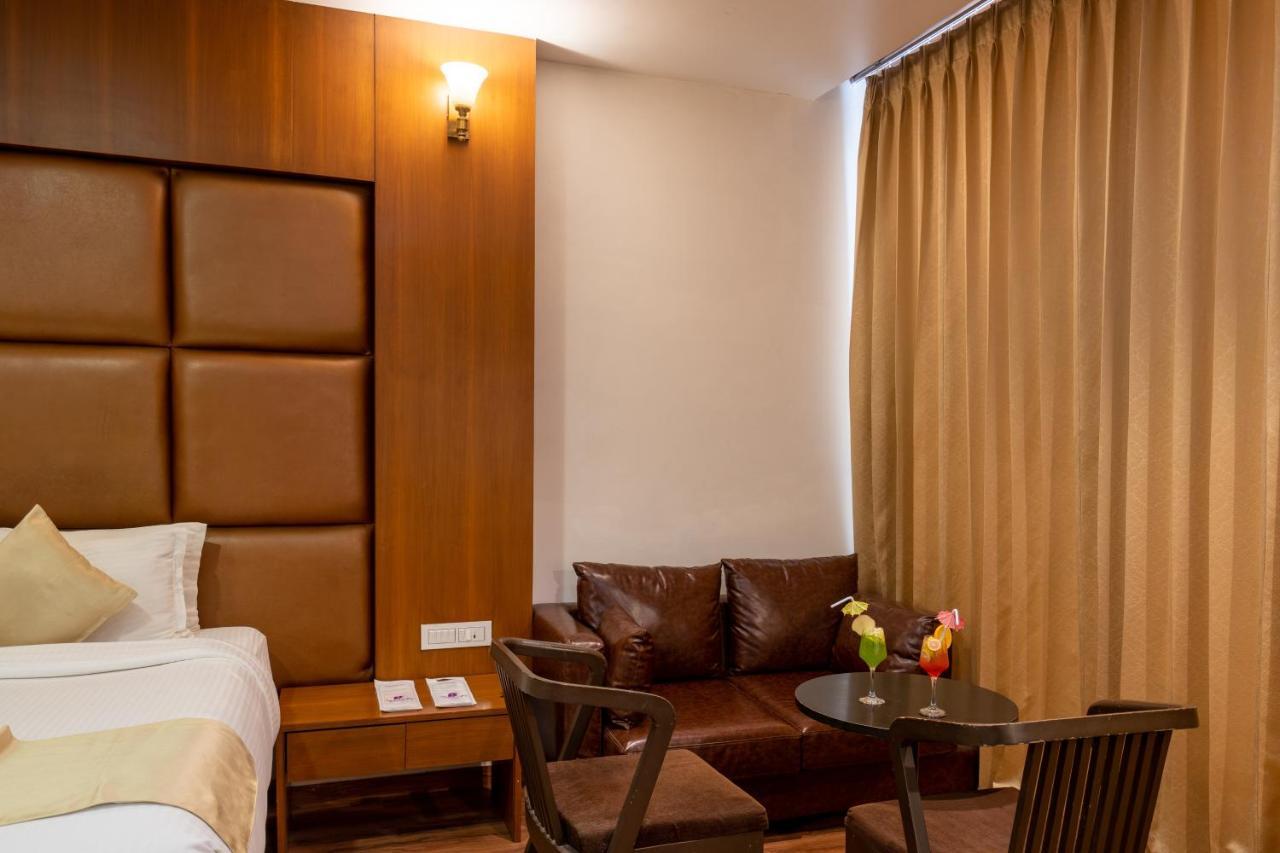 Jalashray Resort Nadiād Kültér fotó