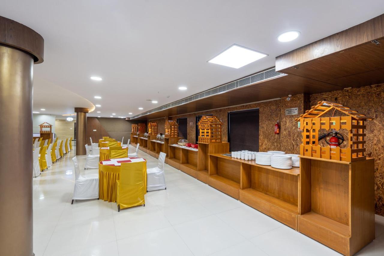 Jalashray Resort Nadiād Kültér fotó