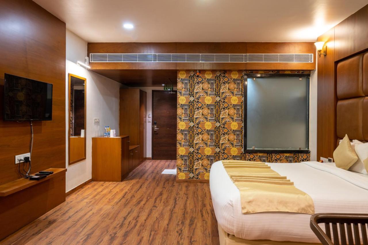 Jalashray Resort Nadiād Kültér fotó
