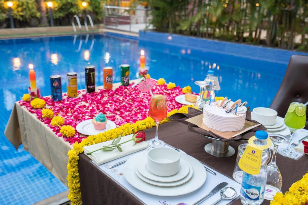 Jalashray Resort Nadiād Kültér fotó