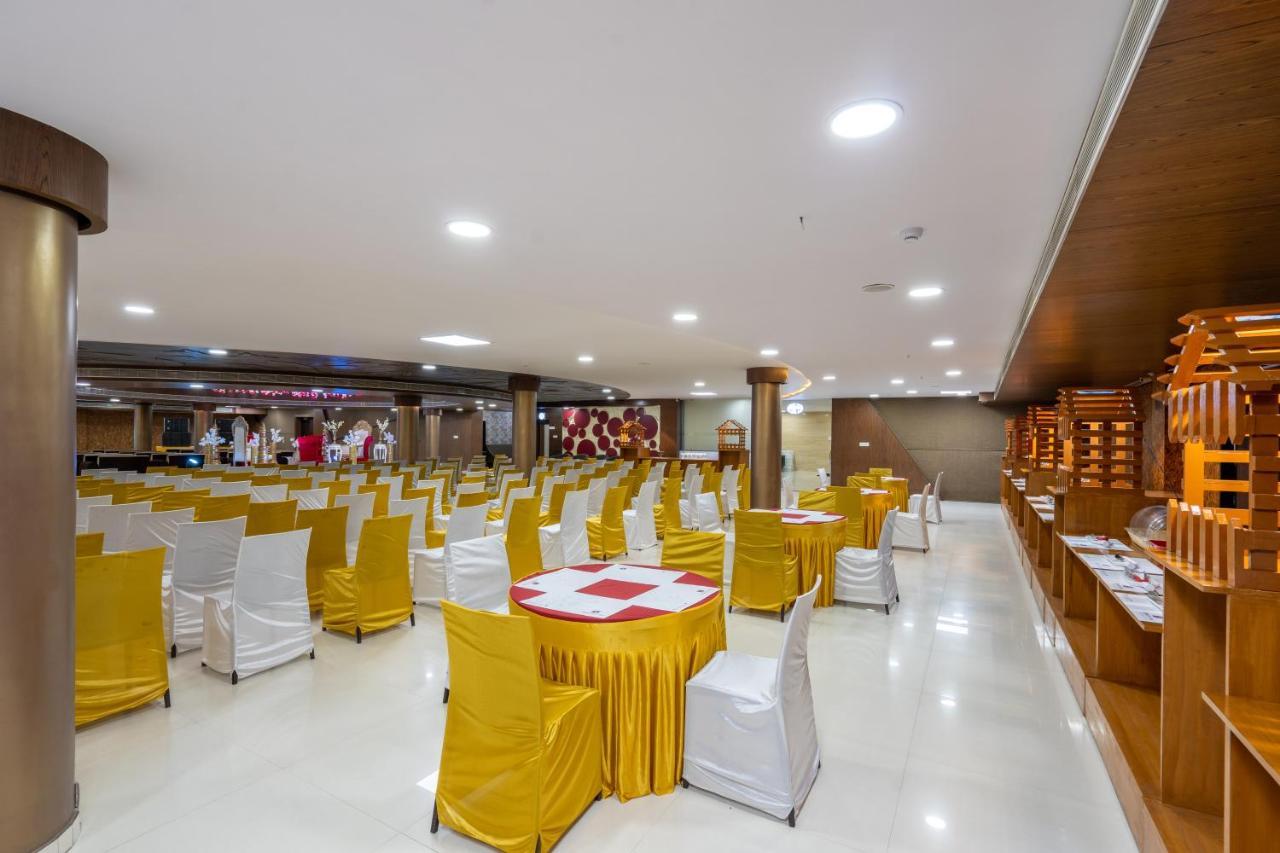 Jalashray Resort Nadiād Kültér fotó