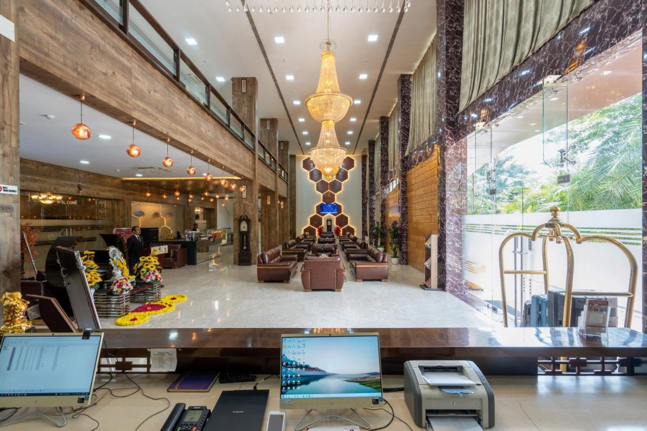 Jalashray Resort Nadiād Kültér fotó