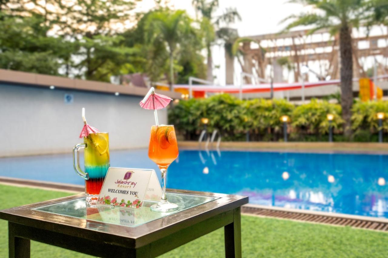 Jalashray Resort Nadiād Kültér fotó