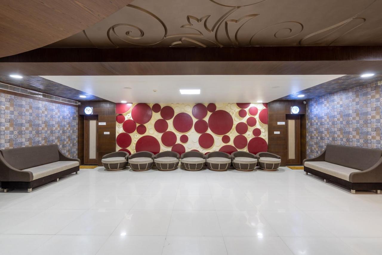 Jalashray Resort Nadiād Kültér fotó