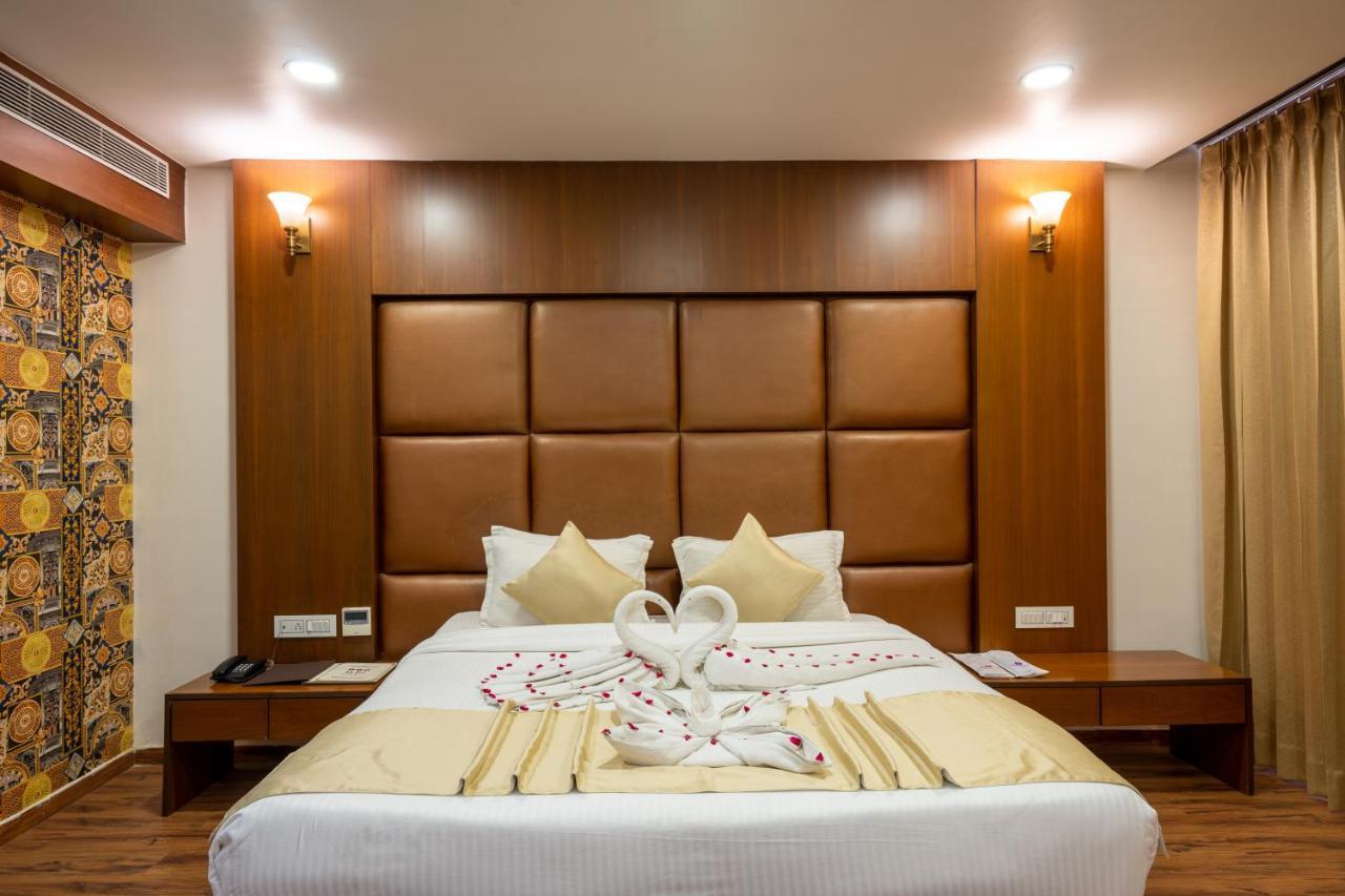 Jalashray Resort Nadiād Kültér fotó