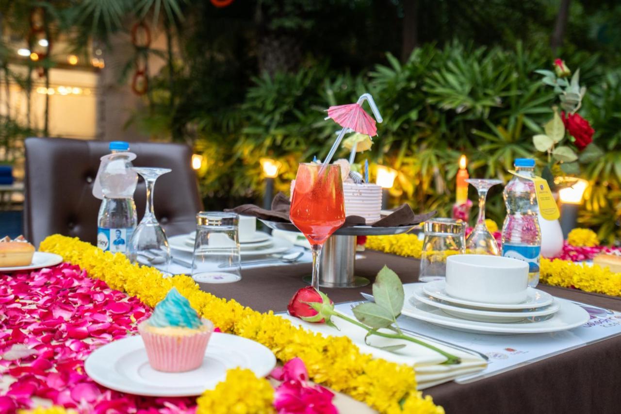 Jalashray Resort Nadiād Kültér fotó