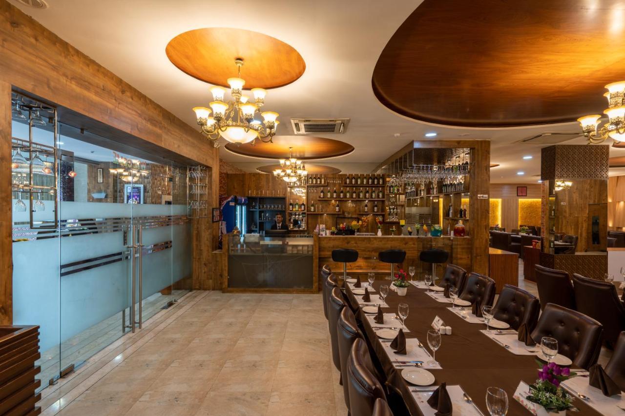 Jalashray Resort Nadiād Kültér fotó