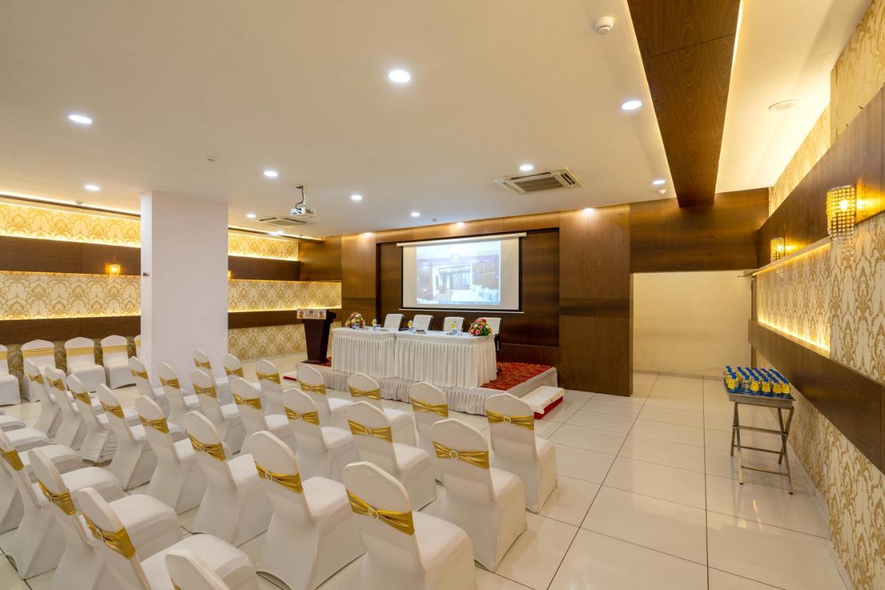 Jalashray Resort Nadiād Kültér fotó
