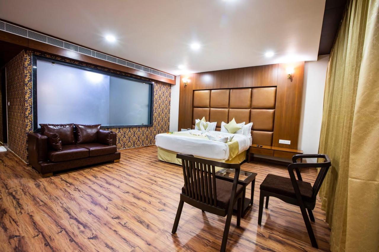 Jalashray Resort Nadiād Kültér fotó