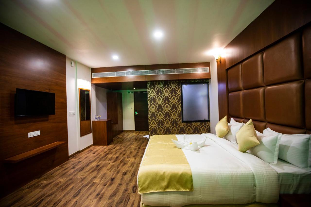 Jalashray Resort Nadiād Kültér fotó