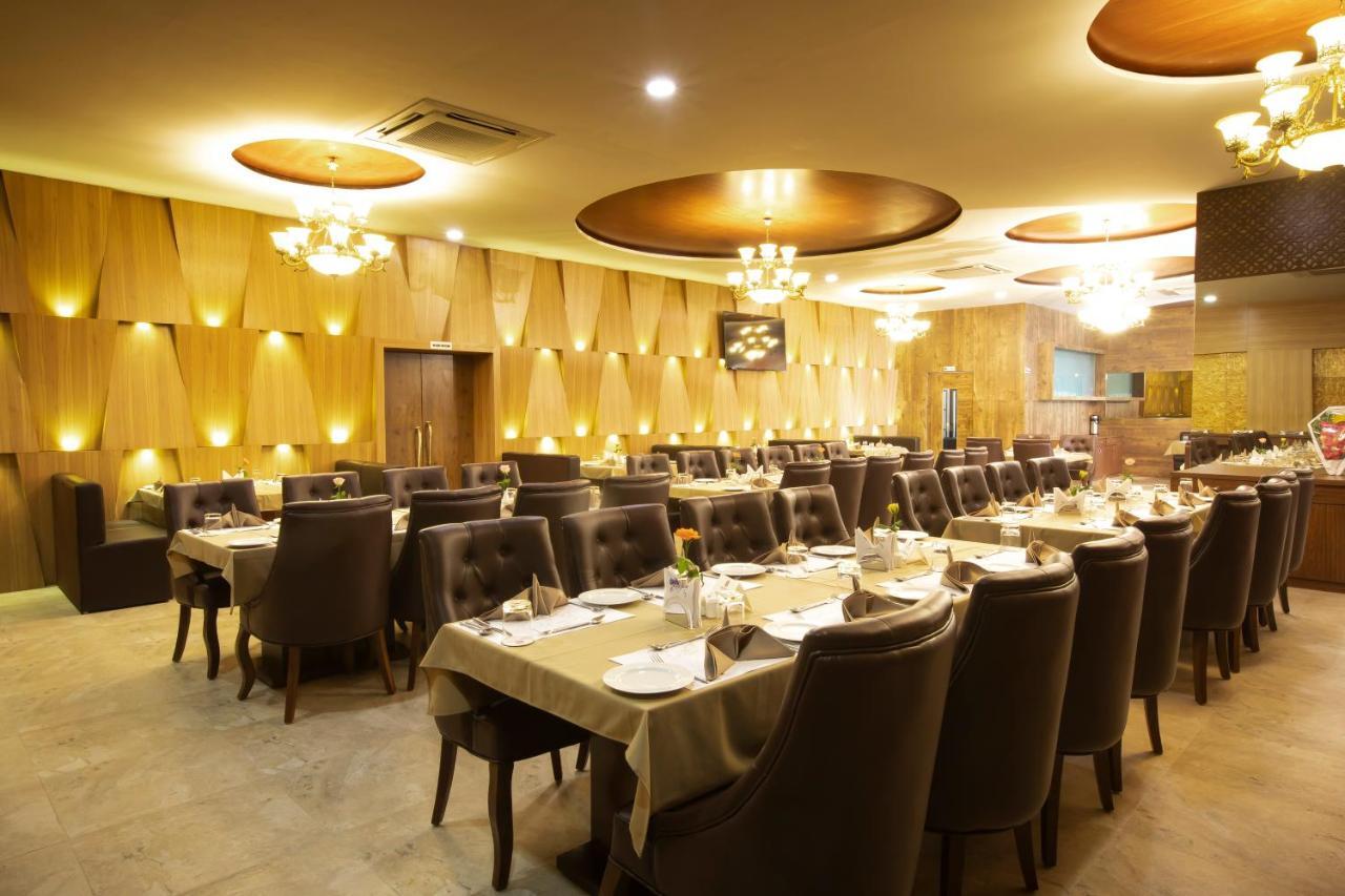 Jalashray Resort Nadiād Kültér fotó