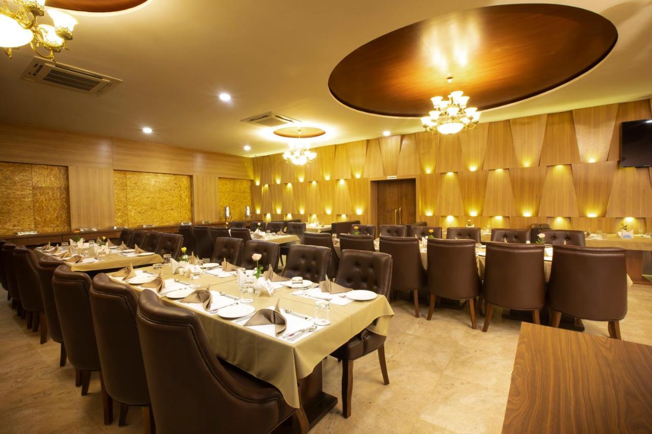 Jalashray Resort Nadiād Kültér fotó